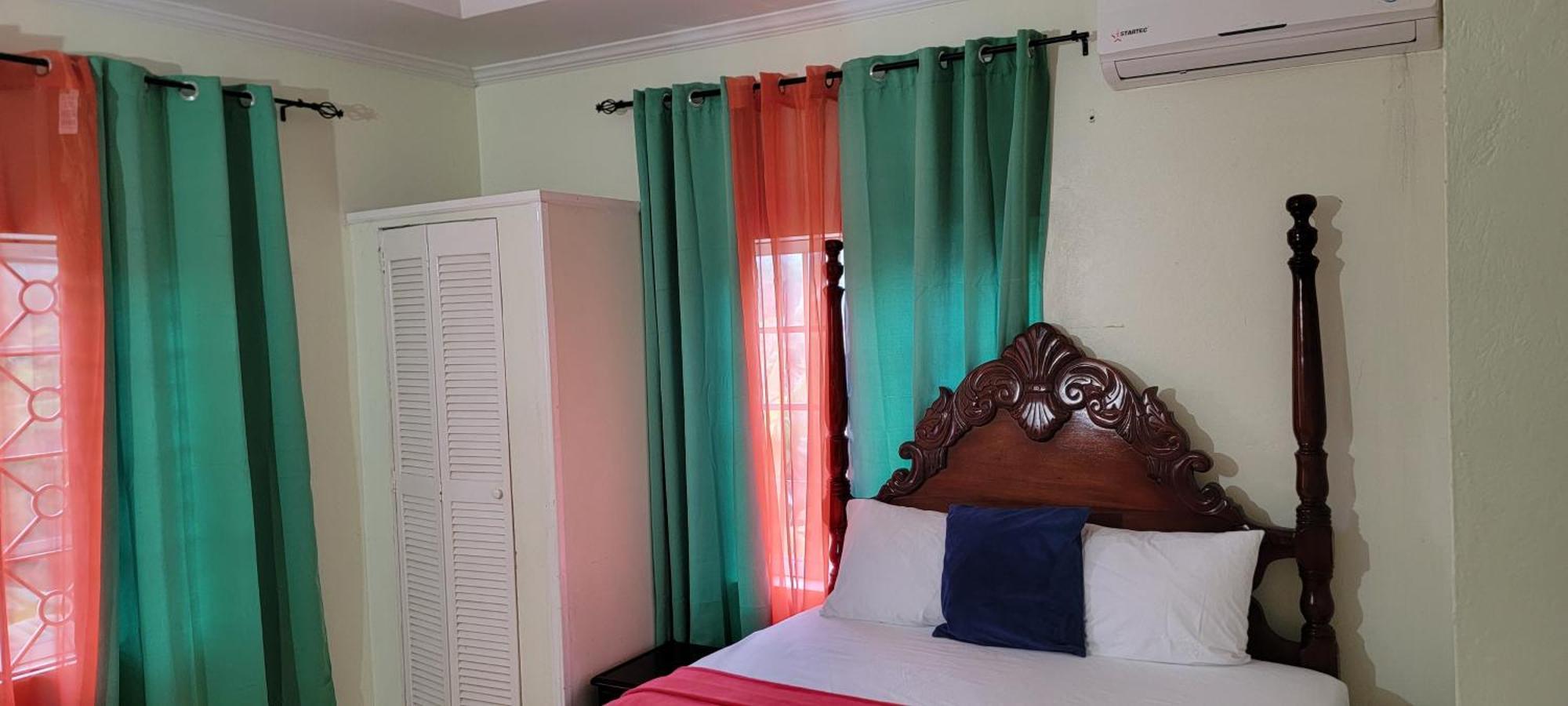 Wizzy Apartment White River Очо Риос Екстериор снимка