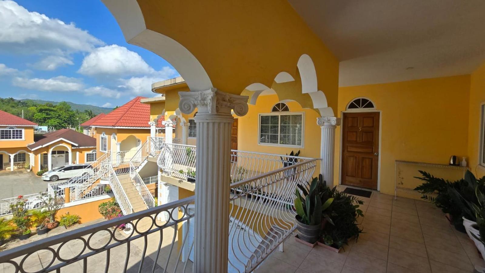 Wizzy Apartment White River Очо Риос Екстериор снимка