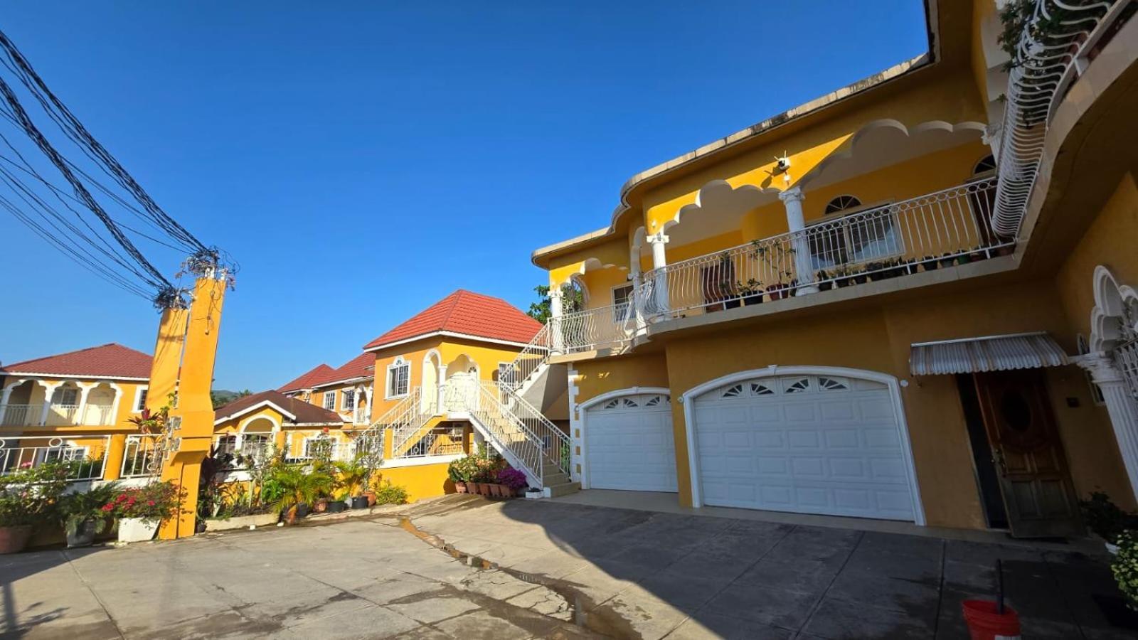 Wizzy Apartment White River Очо Риос Екстериор снимка